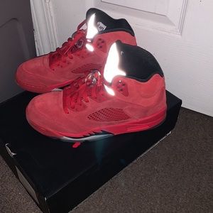 Jordan 5 Retro
Red Suede